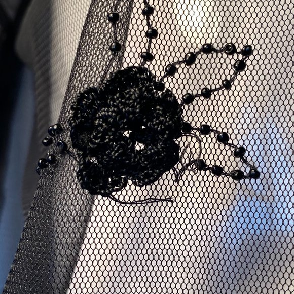 Lovely Vintage Embroidered/Beaded Top (SM) (VGUC) - Picture 9 of 11